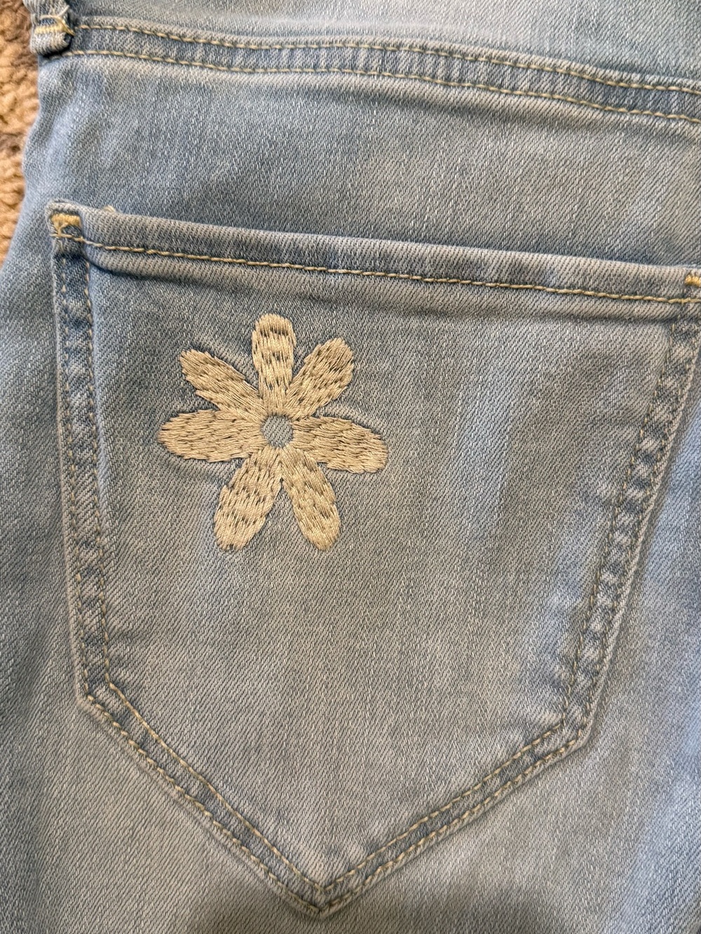 Hollister Ultra High Rise Vintage Flare Jeans 25x32 Floral Embroidered Y2K - Picture 5 of 6